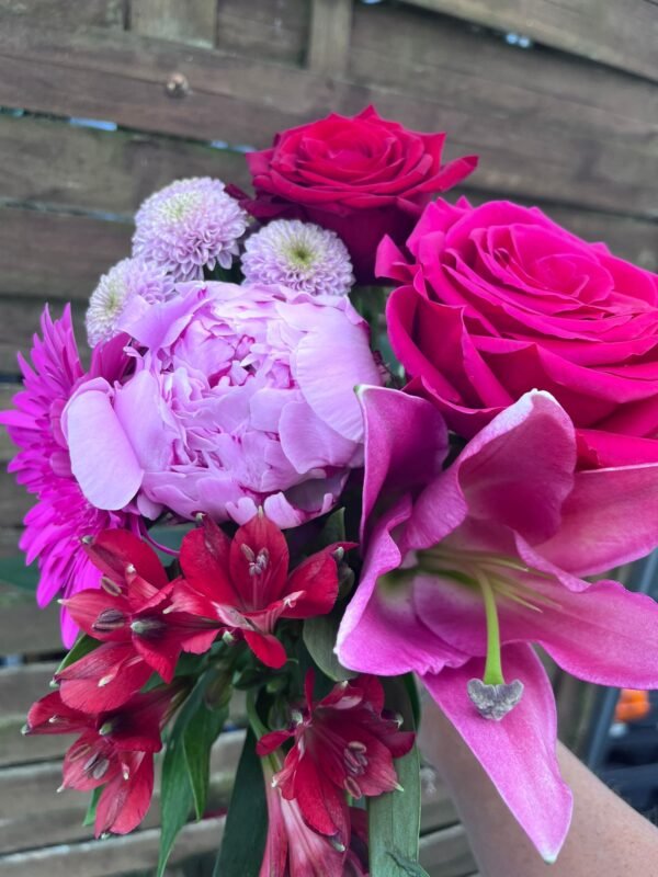Bouquet de fleurs de saison – Image 3