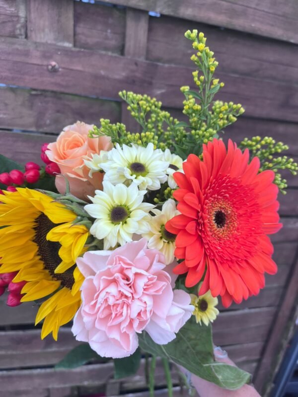 Bouquet de fleurs de saison – Image 2